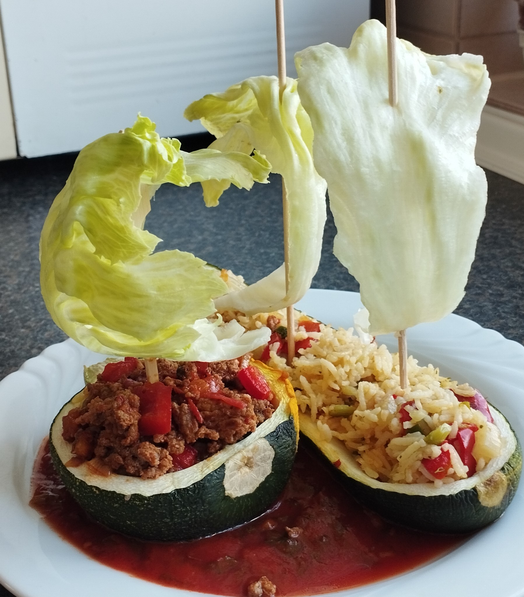 Zucchini Schiffchen und Boote